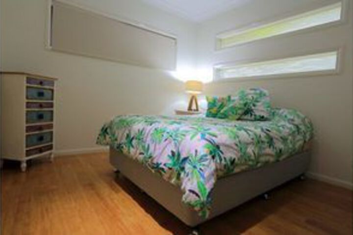 Room 8 of 16
