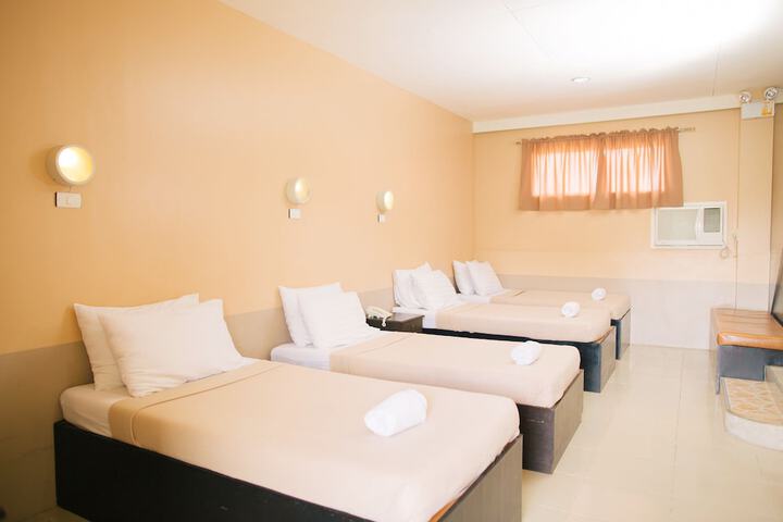 Room 12 of 34