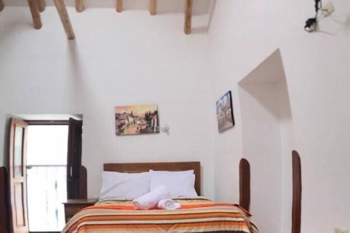 Room 9 of 26