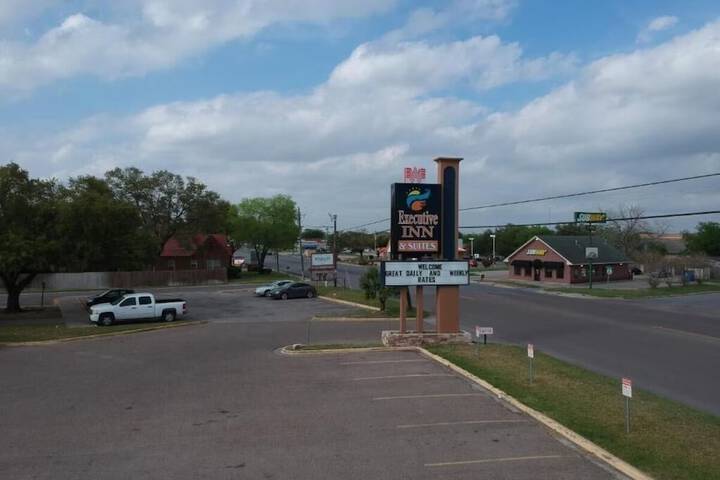 Executive Inn Beeville US 181 by Capital O in Beeville, TX