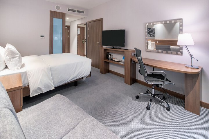 Room 19 of 47