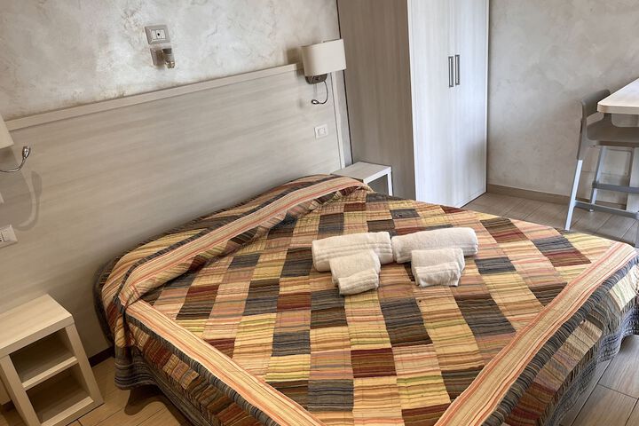 Room 5 of 23