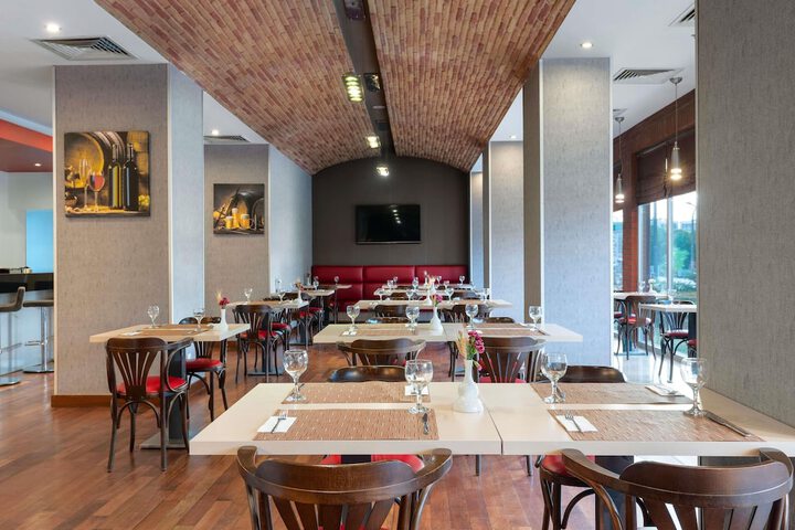 Dining Photos