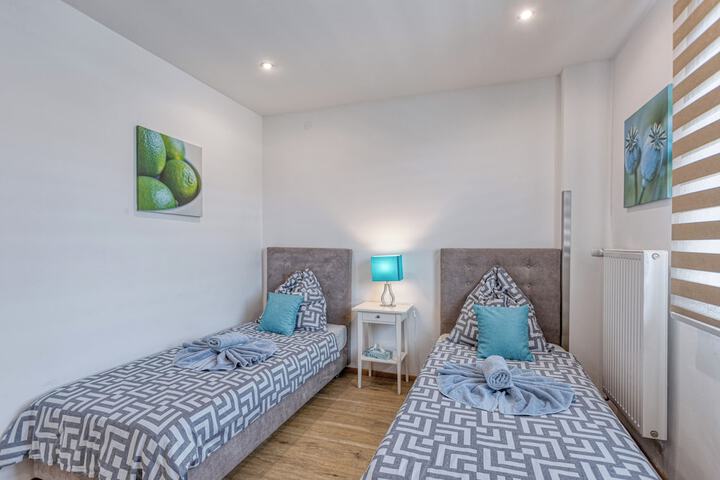 Room 6 of 43