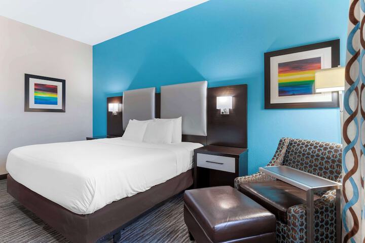 Room 10 of 35