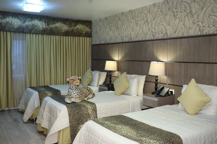 Room 40 of 80