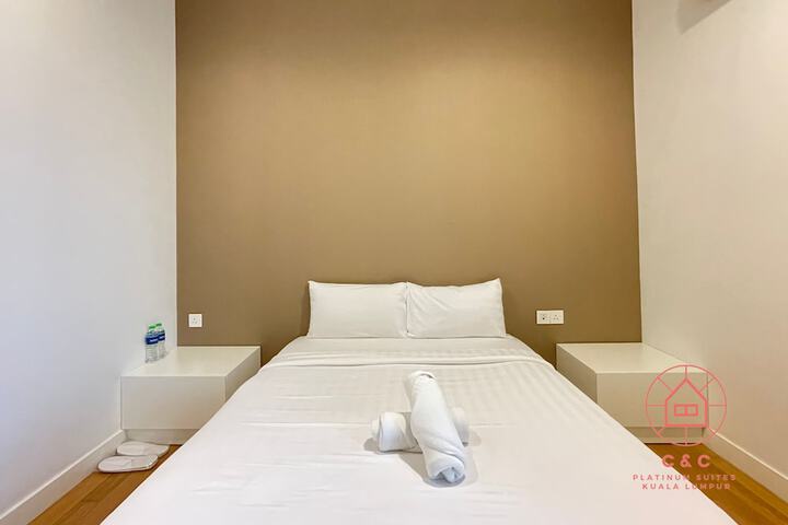 Room 17 of 93