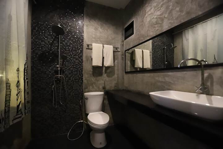 Room 8 of 21
