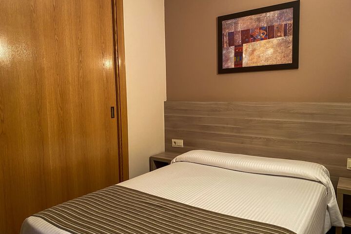 Room 12 of 44