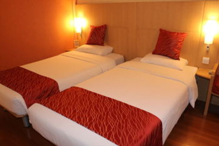 Room 17 of 29