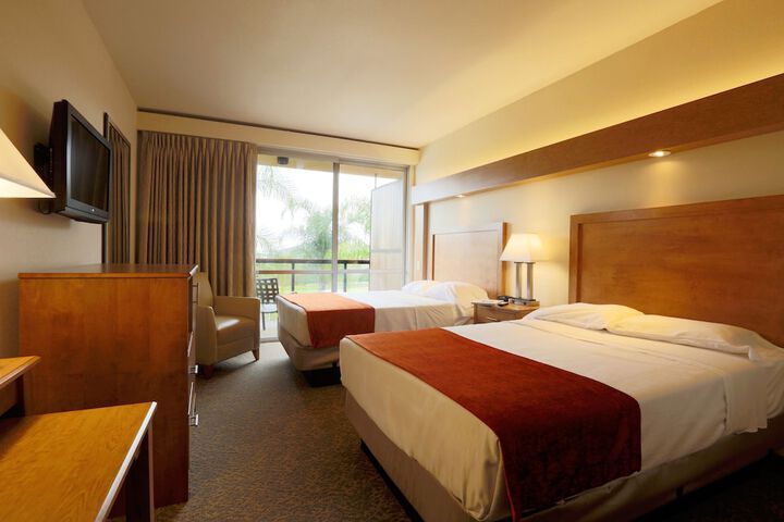 Room 4 of 27