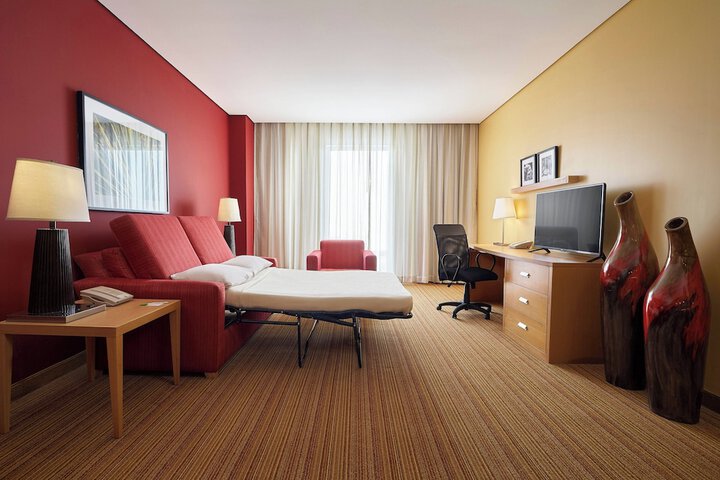 Room 19 of 77