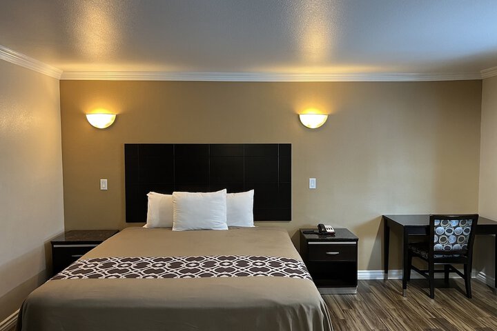 Room 20 of 66