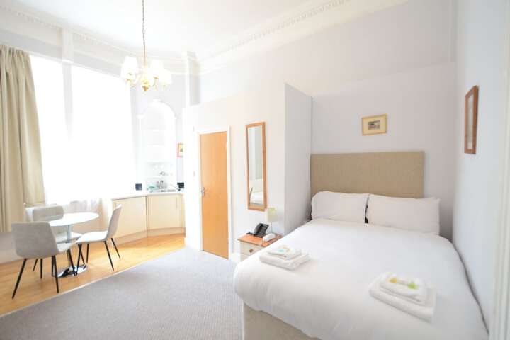 Room 207 of 371