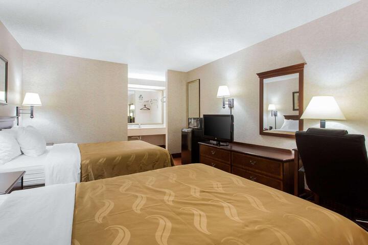 1 King Bed (9 of 12)