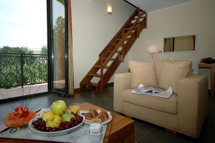 Room 4 of 52