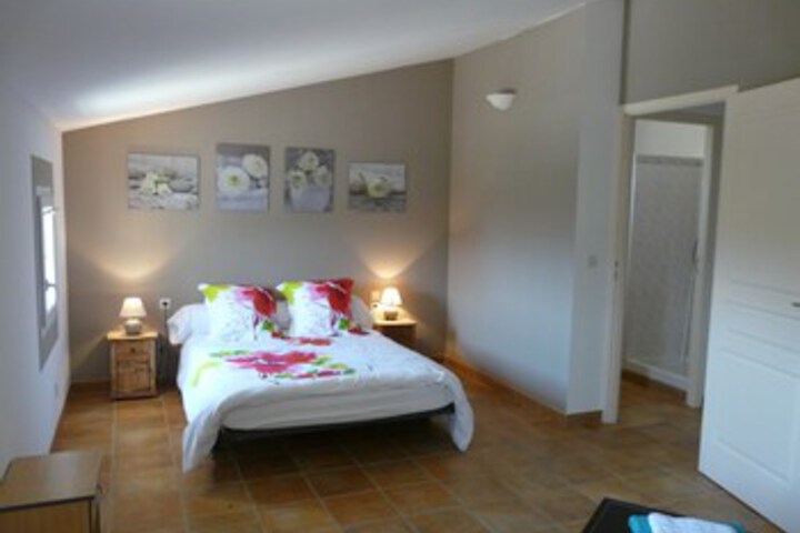 Room 21 of 28