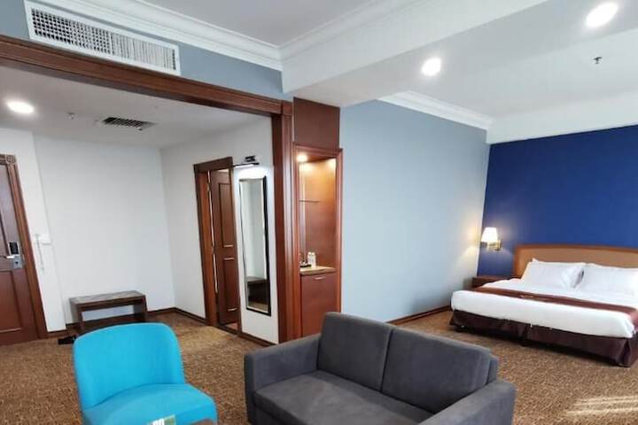 Room 15 of 44