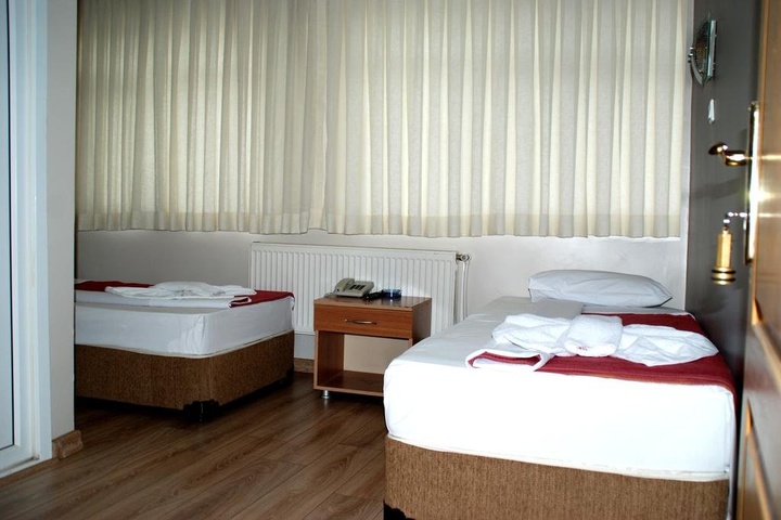 Room 3 of 9