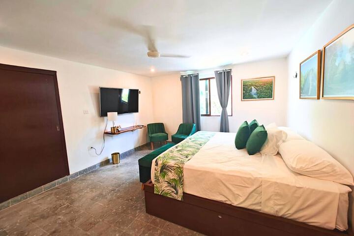 Room 20 of 53