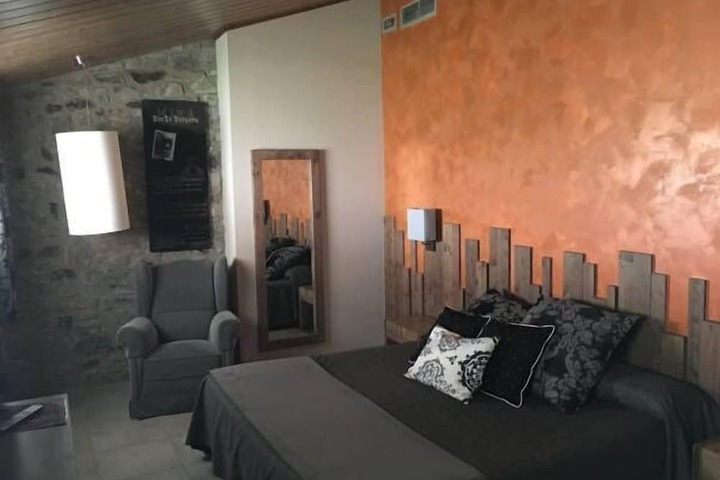 Room 26 of 76