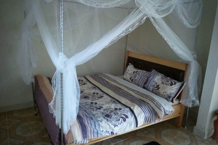 Room 2 of 20