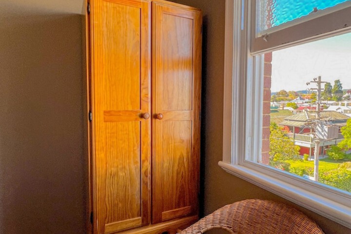 Room 8 of 19