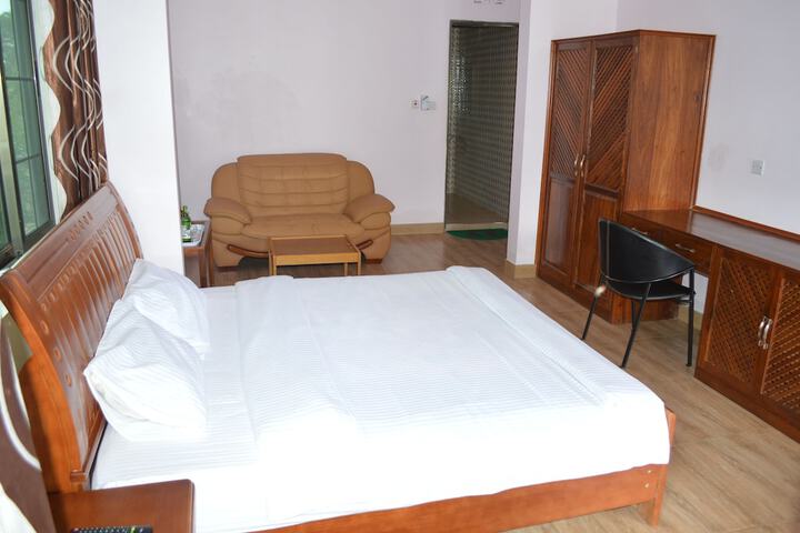 Room 10 of 35