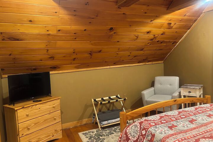 Room 25 of 103