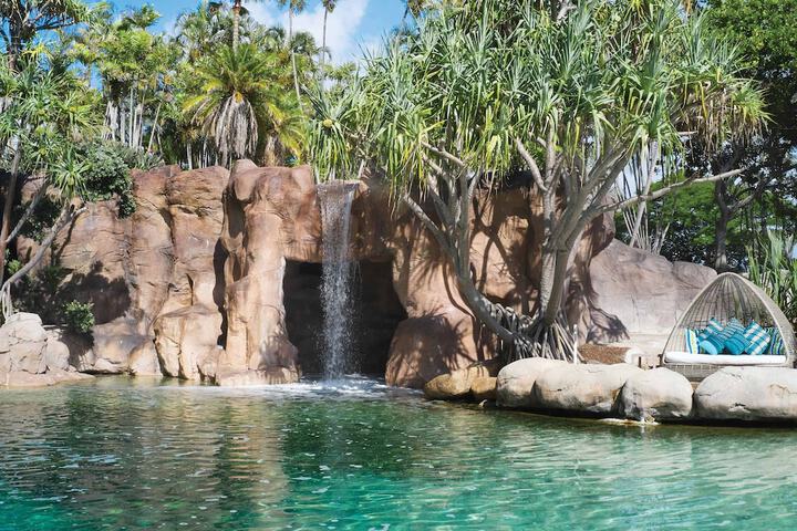 Pool Hotel