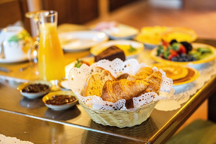 Breakfast/Coffee Service 27 of 45
