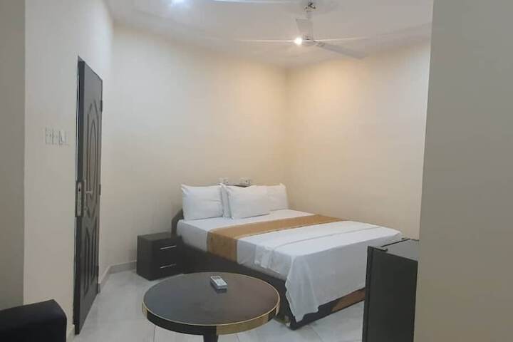 Room 10 of 21