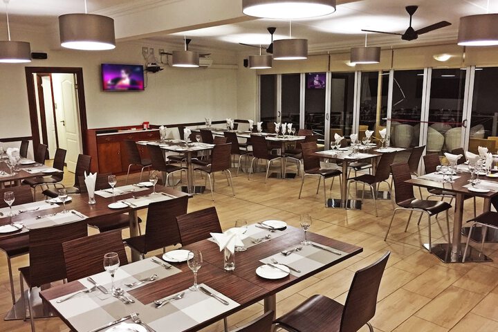 Dining 10 of 16
