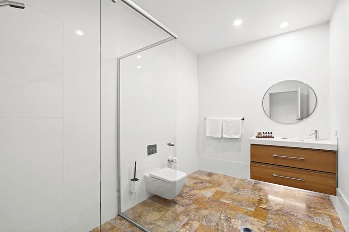 Room 35 of 156