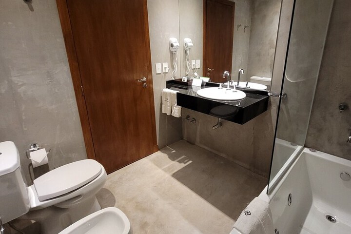 Room 14 of 32
