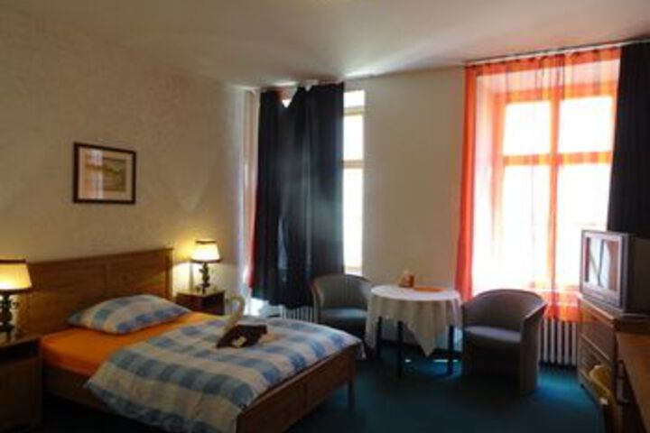Room 13 of 43