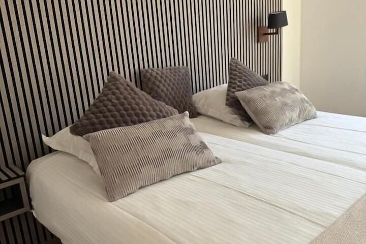 Room 4 of 4
