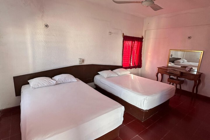 Room 10 of 11