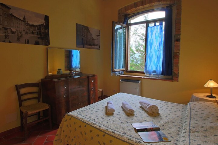 Room 8 of 131