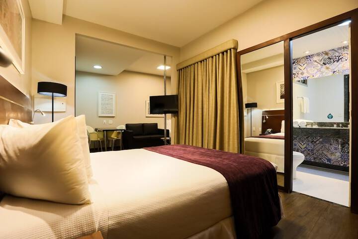 Room 32 of 98