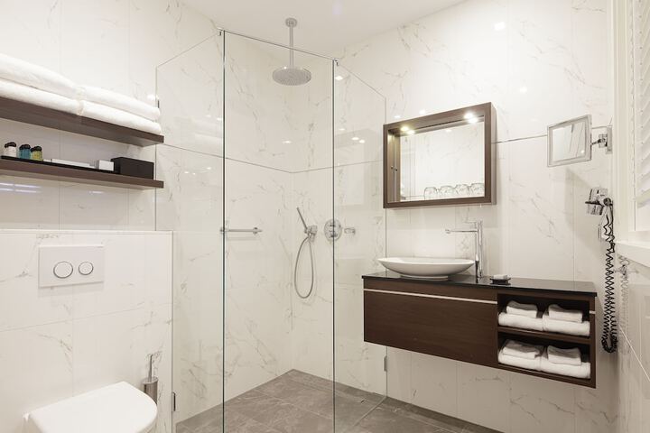 Room 44 of 72