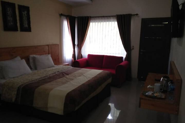 Room 12 of 184