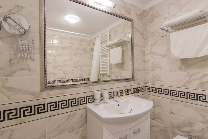 Room 125 of 151