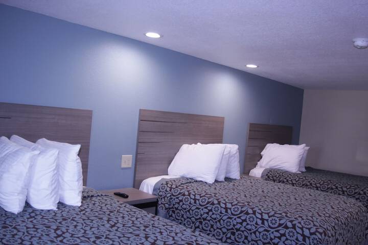 Room 28 of 51