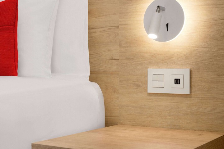 Room 15 of 42