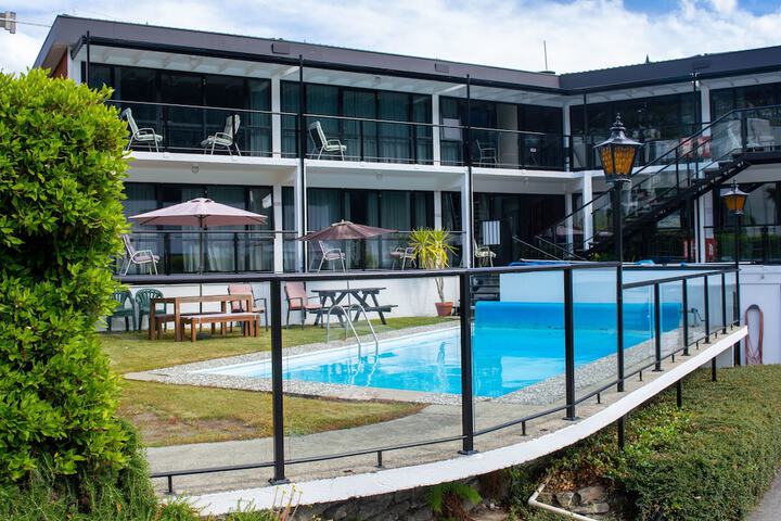 Pool Hotel