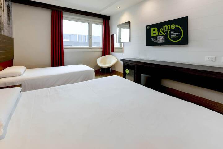 Room 11 of 30