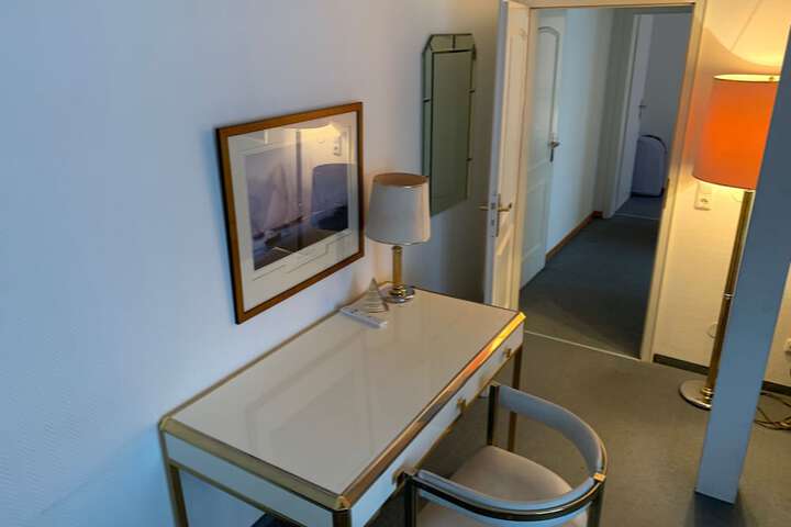 Room 16 of 54