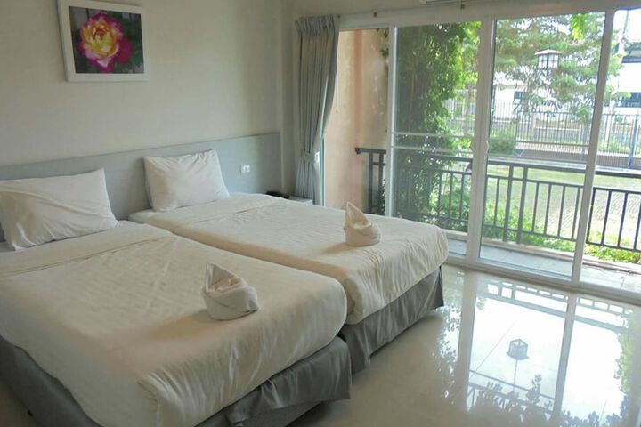 Room 7 of 25