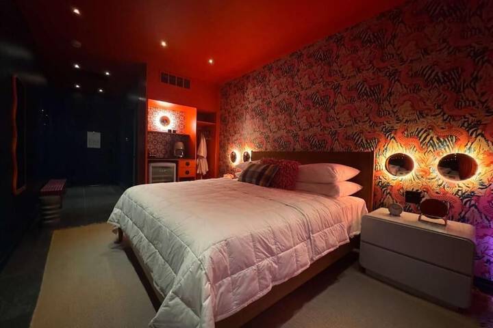 Room 4 of 13